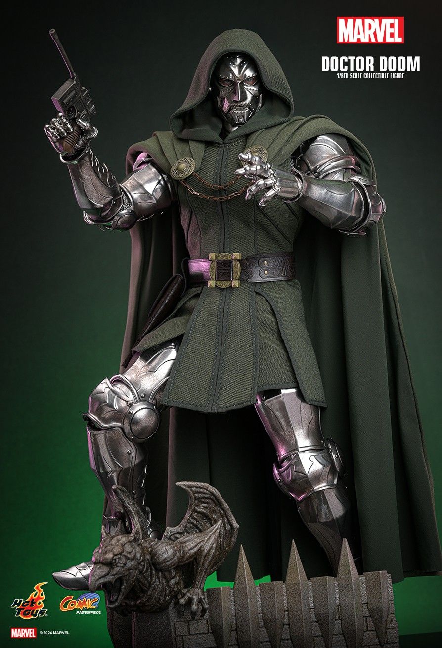 HOT TOYS MARVEL DOCTOR DOOM SPECIAL CMS022B