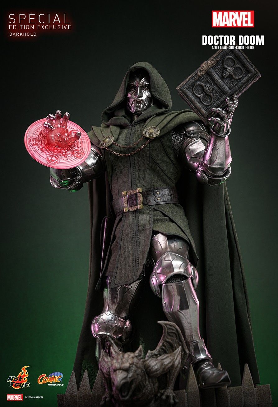HOT TOYS MARVEL DOCTOR DOOM SPECIAL CMS022B