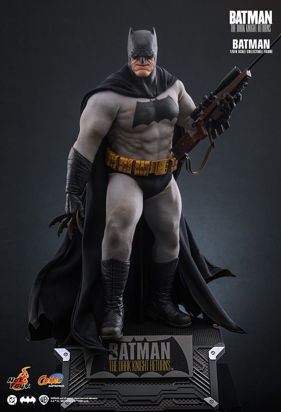 HOT TOYS DC COMICS BATMAN THE DARK KNIGHT RETURNS CMS024