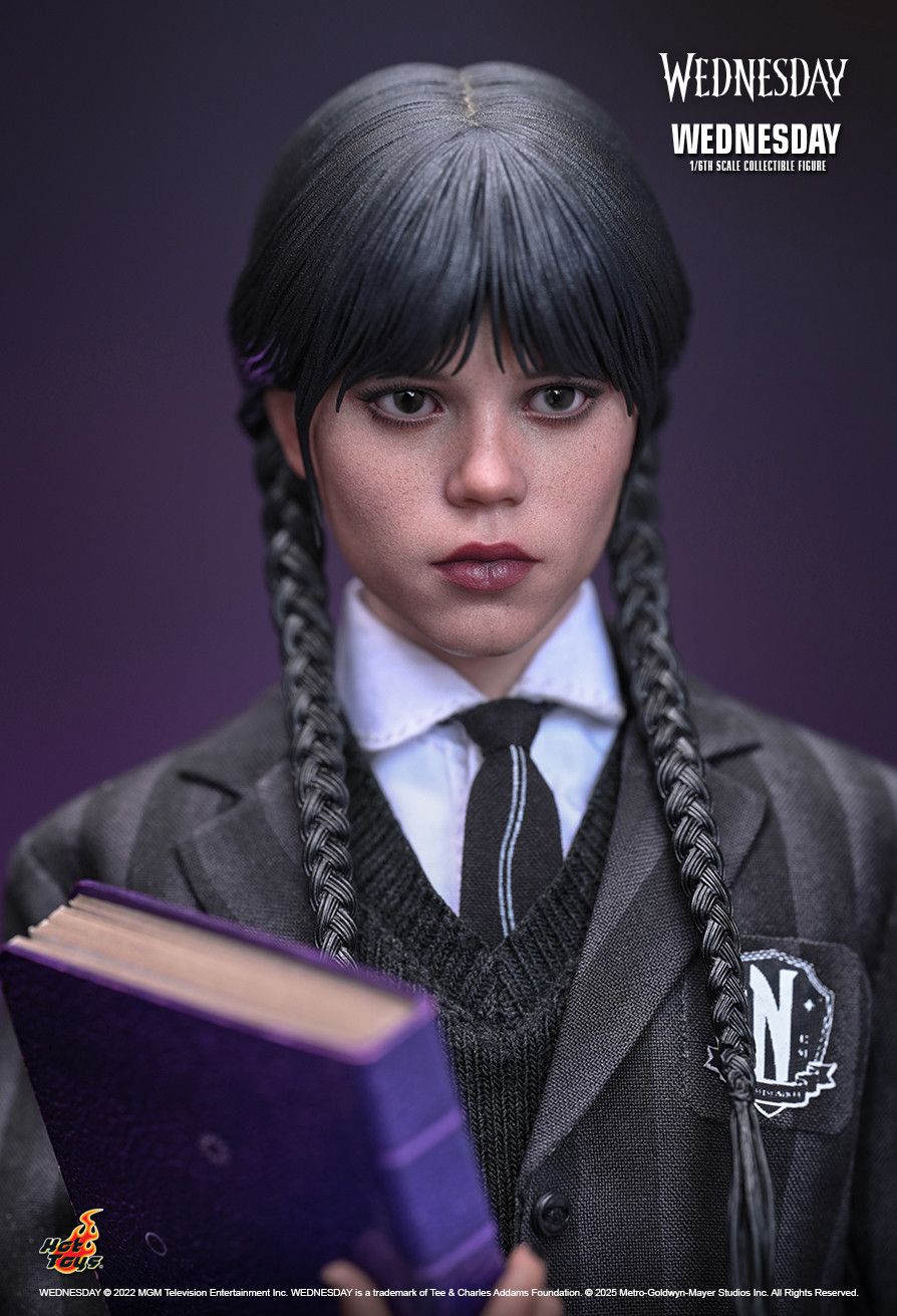 HOT TOYS NETFLIX WEDNESDAY JENNA ORTEGA TMS135