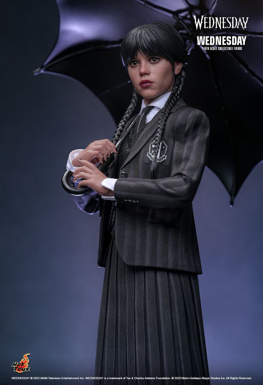 HOT TOYS NETFLIX WEDNESDAY JENNA ORTEGA TMS135