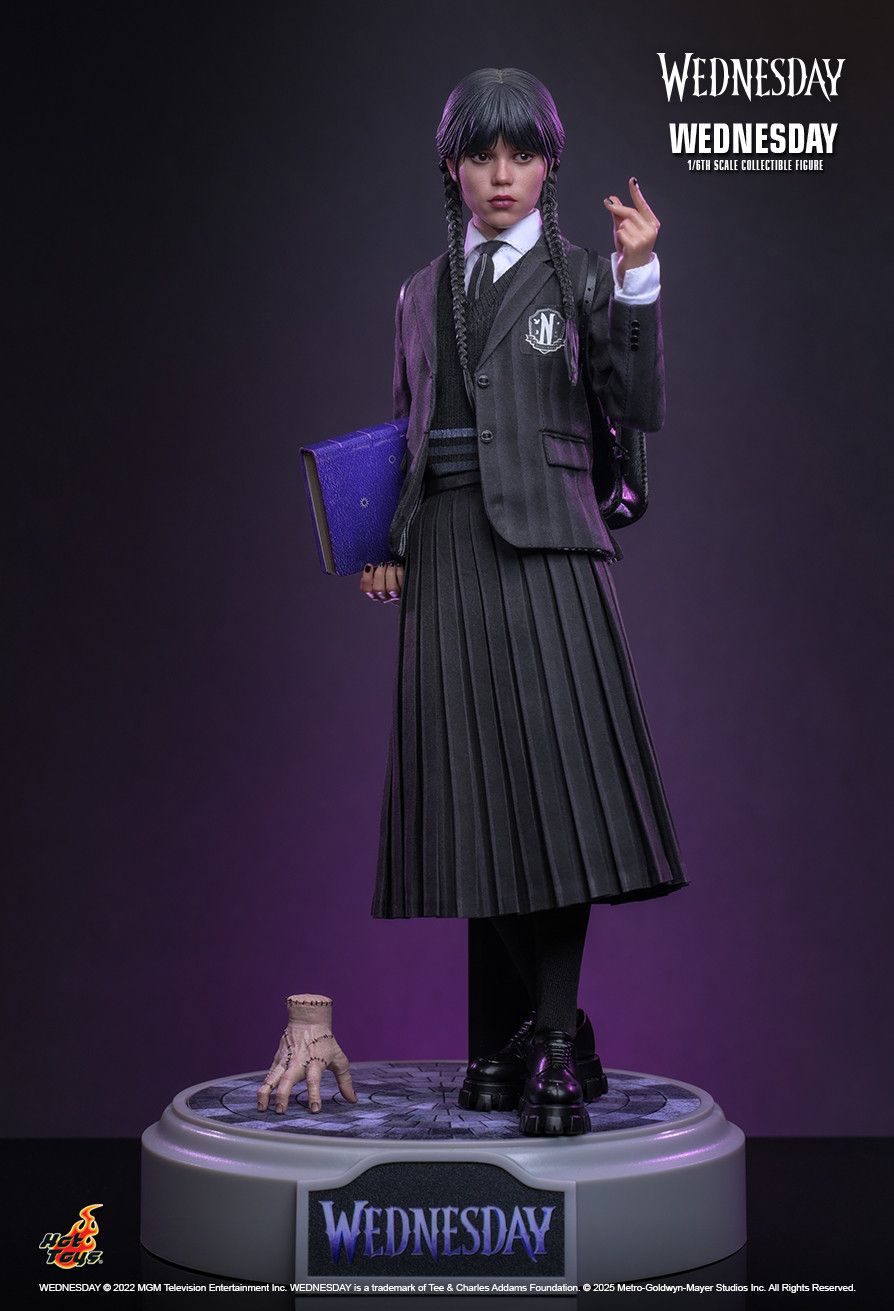 HOT TOYS NETFLIX WEDNESDAY JENNA ORTEGA TMS135