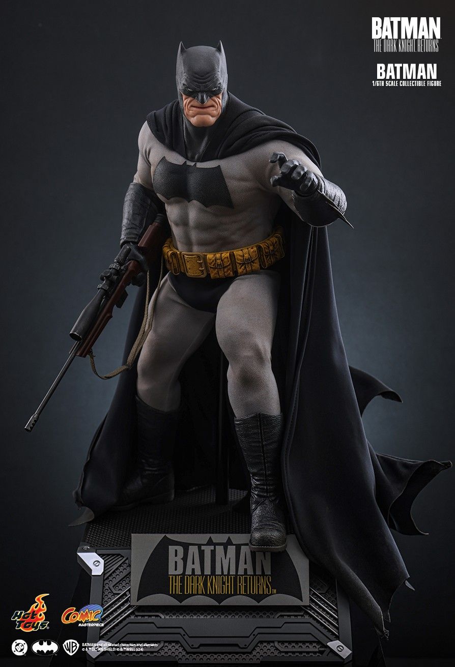 HOT TOYS DC COMICS BATMAN THE DARK KNIGHT RETURNS CMS024