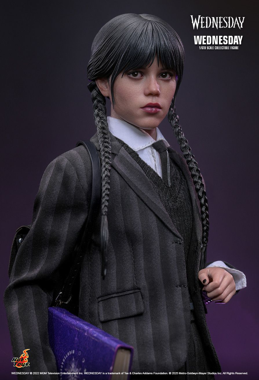 HOT TOYS NETFLIX WEDNESDAY JENNA ORTEGA TMS135