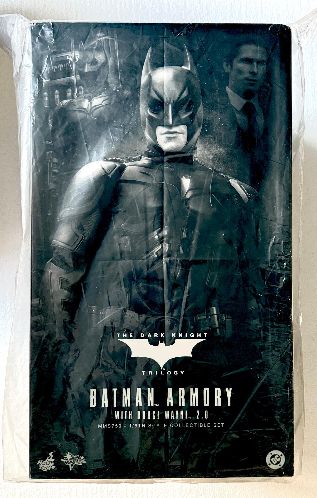 HOT TOYS BATMAN THE DARK KNIGHT ARMORY WITH BRUCE WAYNE 2.0 MMS750